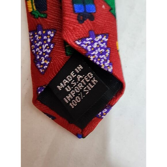 Men's 100% Silk St. Nick's Tie Shop Christmas Tree Tie - Picture 3 of 4